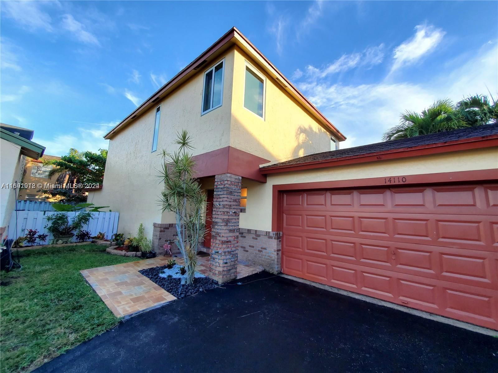 Real estate property located at 14110 Langley Pl, Broward, Shenandoah, Davie, FL