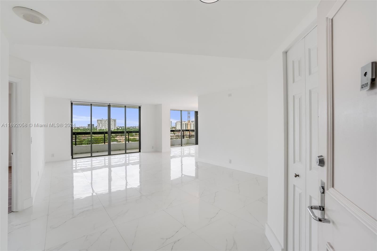 Real estate property located at 3500 Mystic Pointe Dr #1205, Miami-Dade, MYSTIC POINTE TOWER 400 C, Aventura, FL