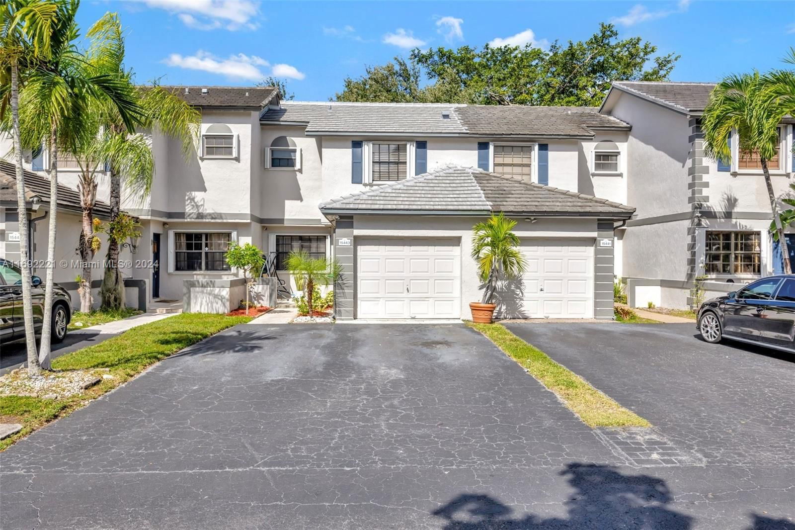 Real estate property located at 15443 111th Ln, Miami-Dade, LA MAISON AT THE HAMMOCKS, Miami, FL