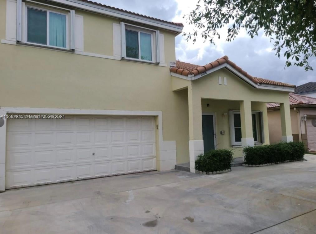 Real estate property located at 15766 74th St, Miami-Dade, WEITZER LAGO MAR HOMES, Miami, FL