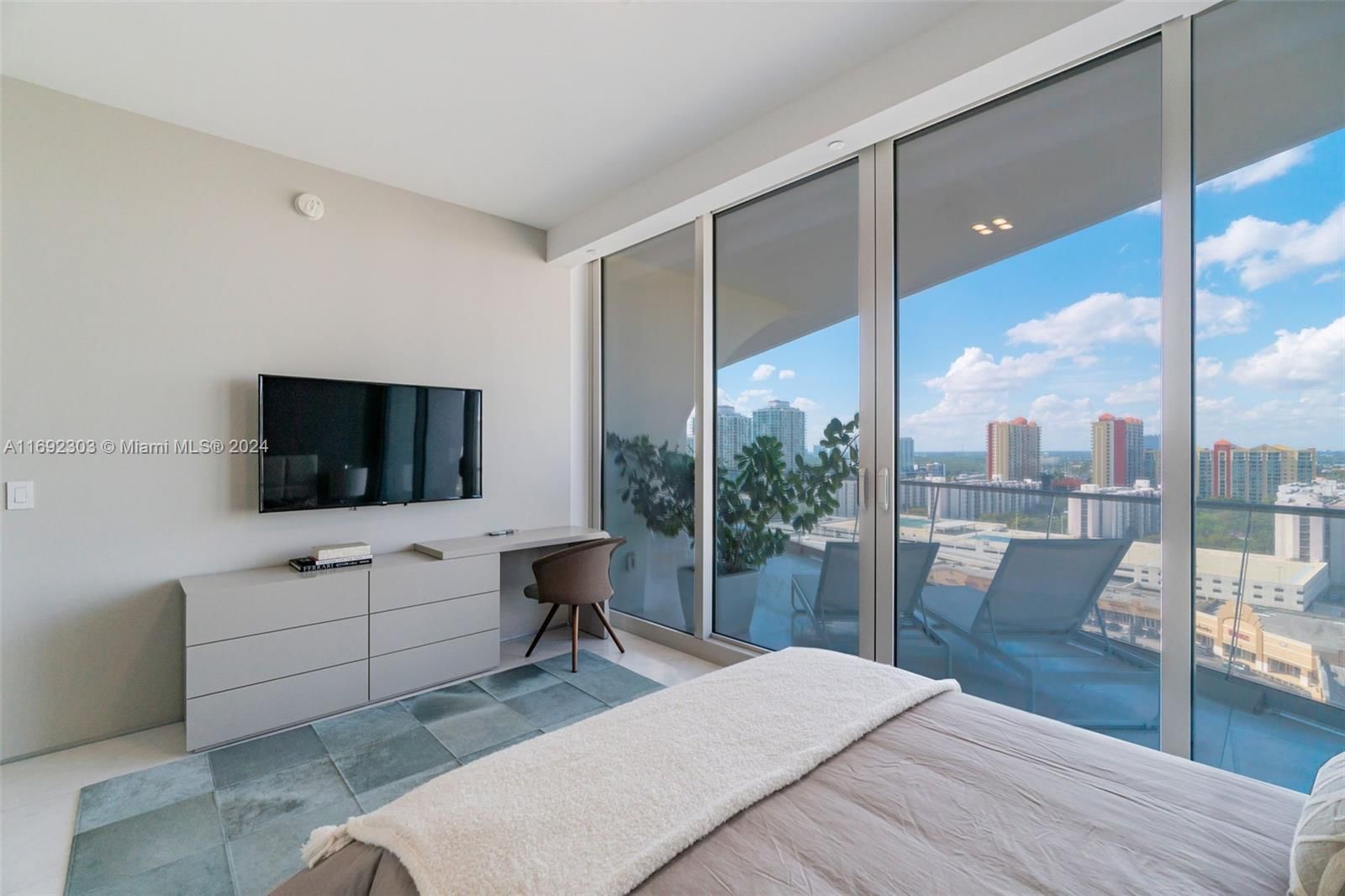 Real estate property located at 16901 Collins Ave #1503, Miami-dade, Jade Signature Condo, Sunny Isles Beach, FL