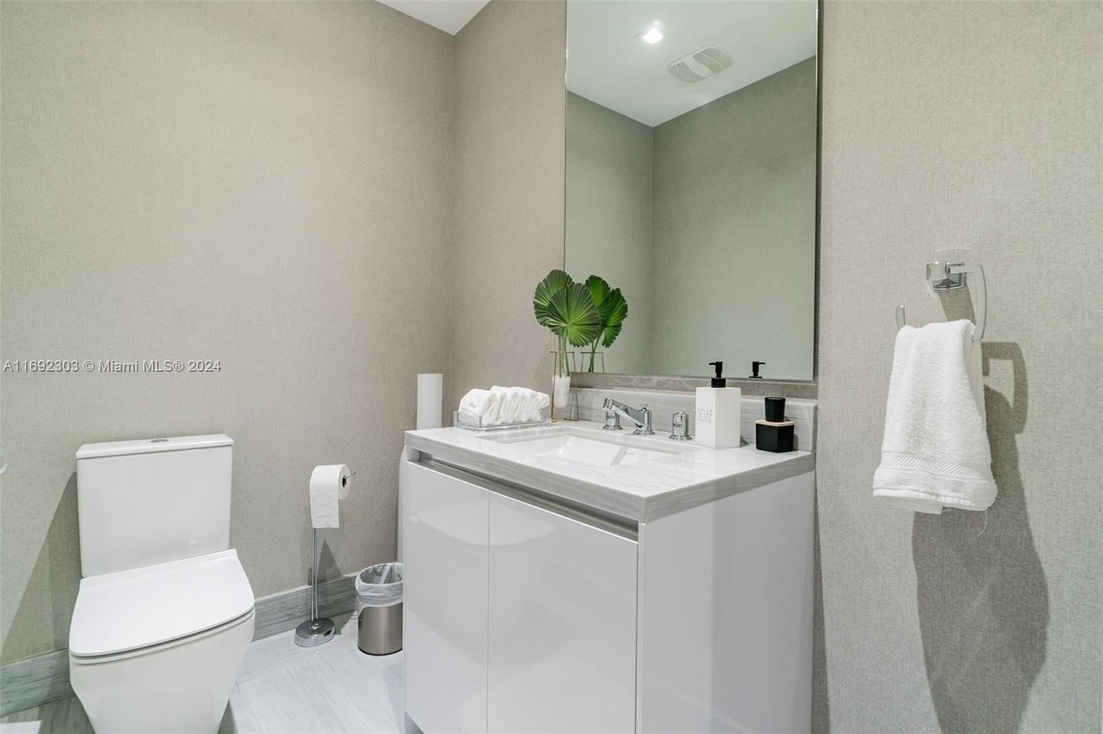 Real estate property located at 16901 Collins Ave #1503, Miami-dade, Jade Signature Condo, Sunny Isles Beach, FL