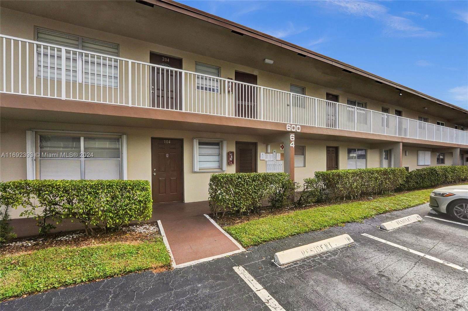 Real estate property located at 600 80th Ter #206, Broward, ORIOLE GARDENS TWO 64 CON, Margate, FL