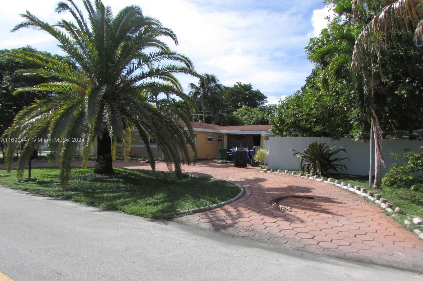 Real estate property located at 2902 67th Ter, Broward, MIRAMAR SEC 3, Miramar, FL