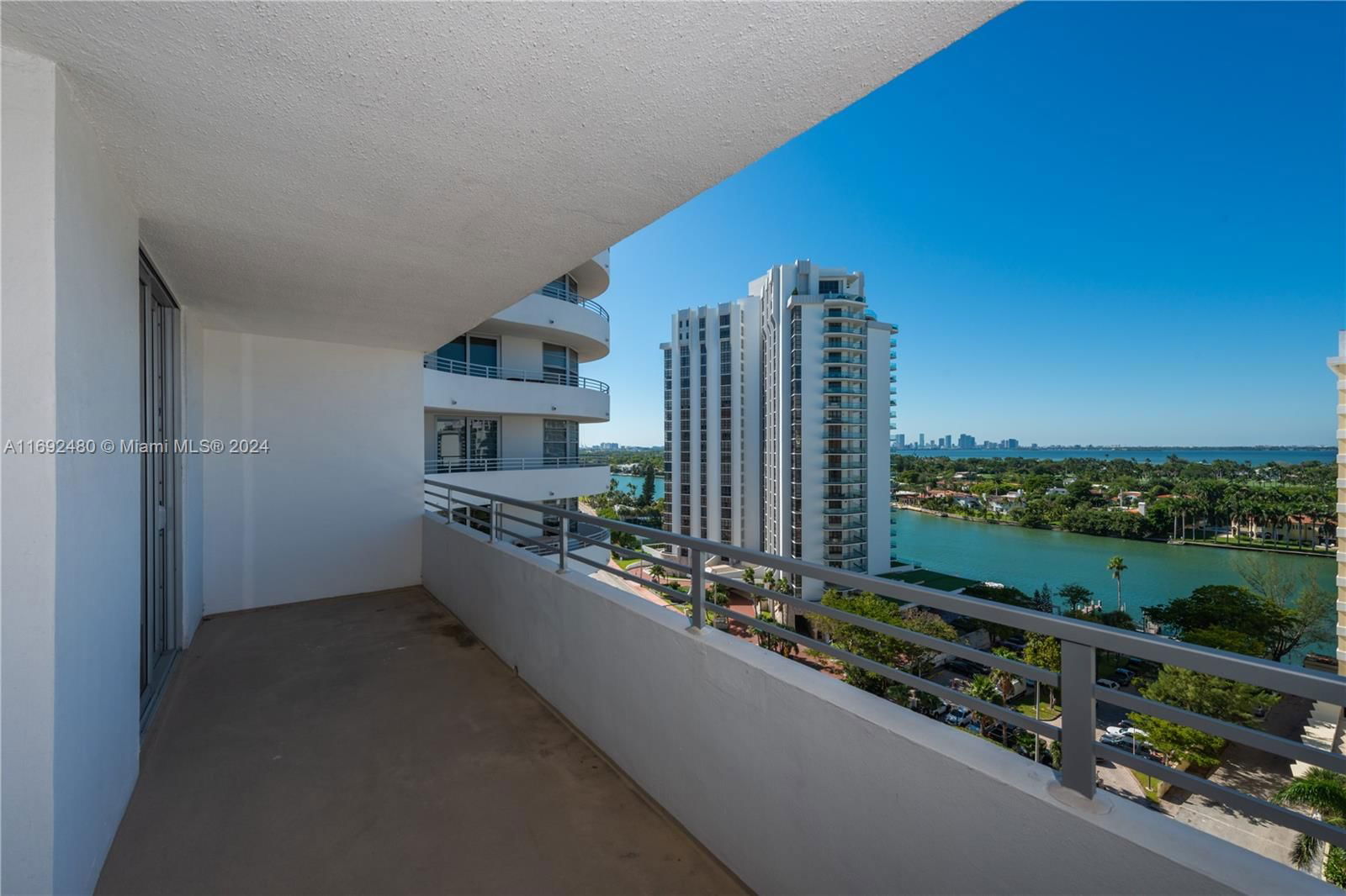 Real estate property located at 5555 Collins Ave #14U, Miami-Dade, OCEANSIDE PLAZA CONDO, Miami Beach, FL