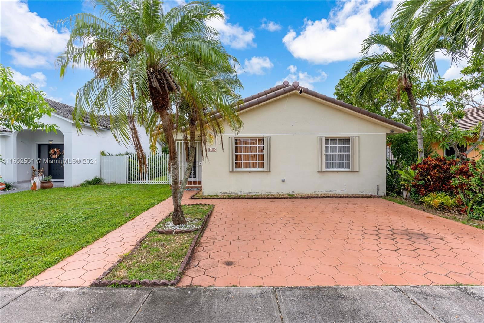 Real estate property located at 5450 144th Ave, Miami-Dade, MY FIRST HOME, Miami, FL