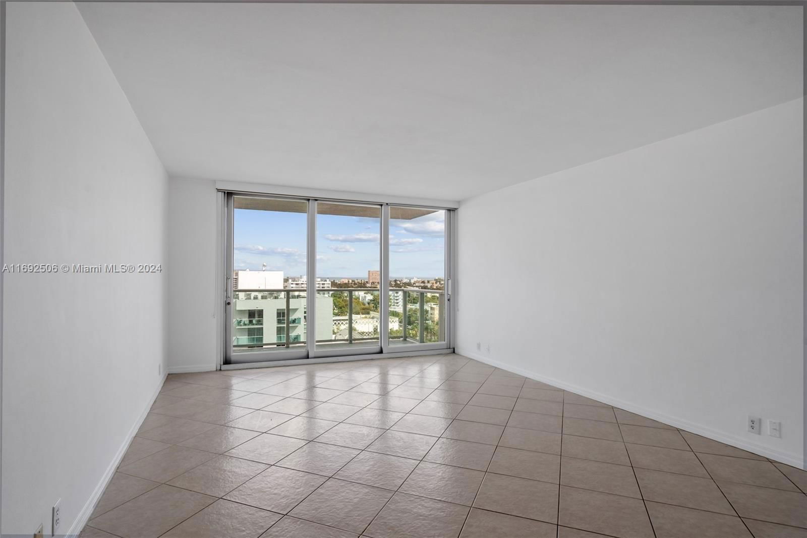 Real estate property located at 1000 West Ave #1008, Miami-Dade, MIRADOR 1000 CONDO, Miami Beach, FL