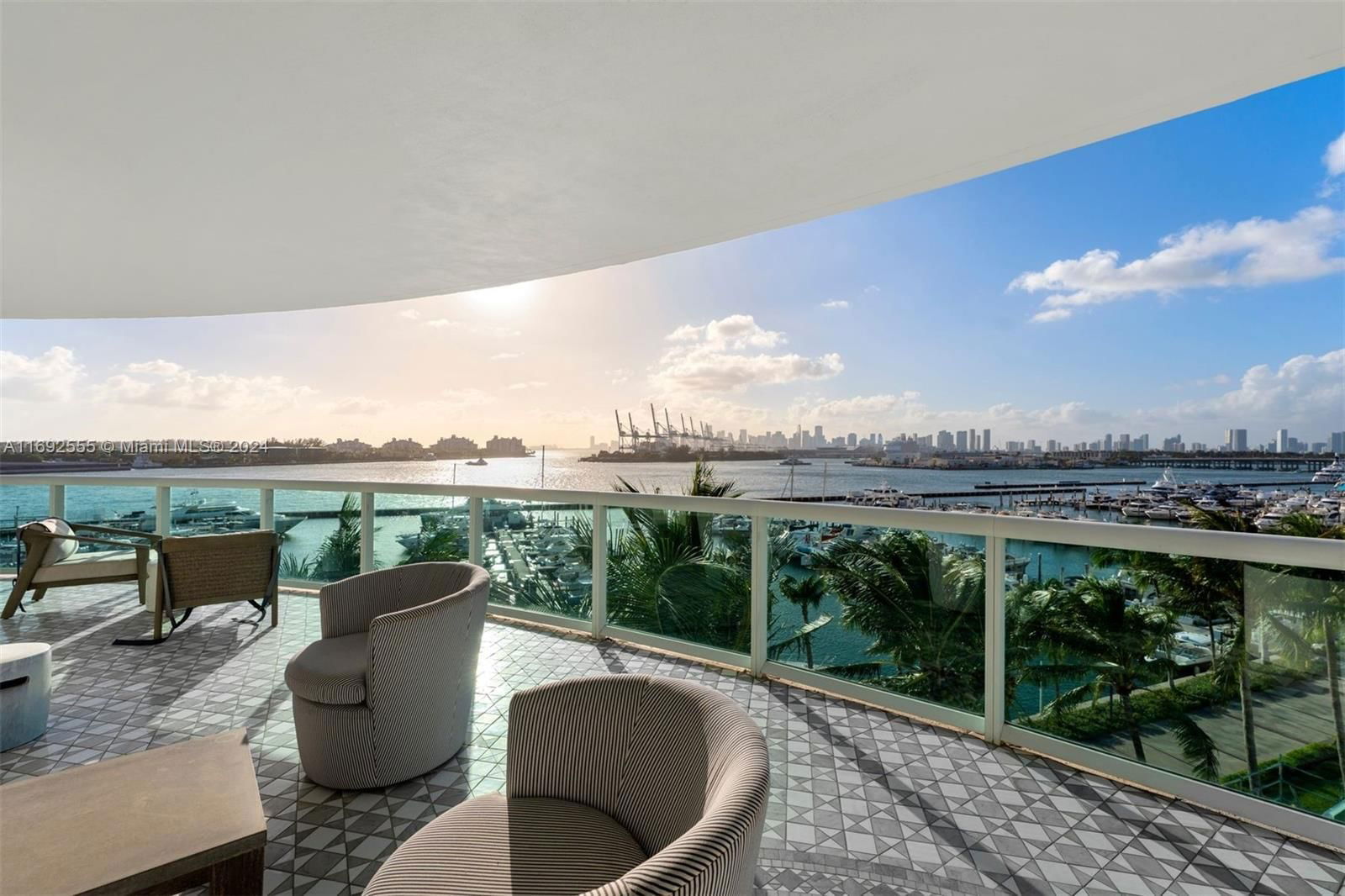 Real estate property located at 1000 Pointe Dr #501, Miami-Dade, MURANO AT PORTOFINO CONDO, Miami Beach, FL