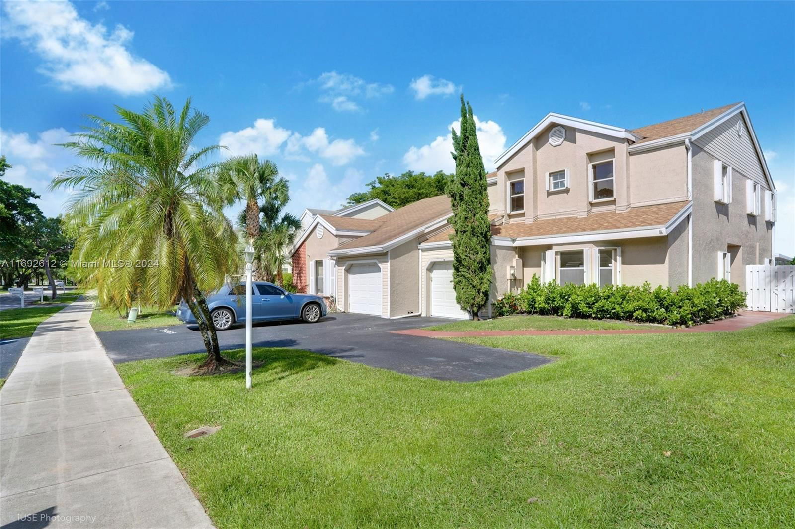 Real estate property located at 10961 Scarborough Dr, Broward, SCARBOROUGH II, Davie, FL