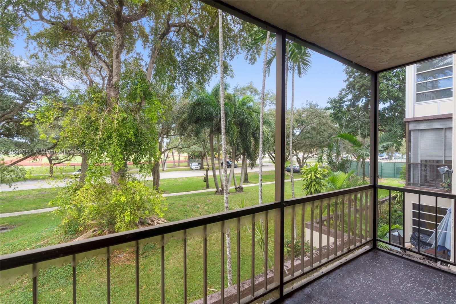 Real estate property located at 1681 70th Ave #204, Broward, Omega Condo No 1, Plantation, FL