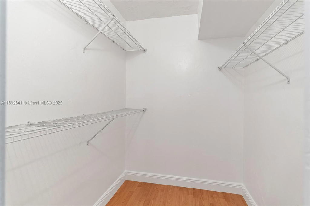 Real estate property located at 1681 70th Ave #204, Broward, Omega Condo No 1, Plantation, FL