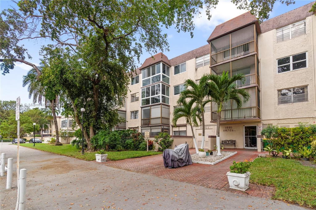 Real estate property located at 1681 70th Ave #204, Broward, Omega Condo No 1, Plantation, FL