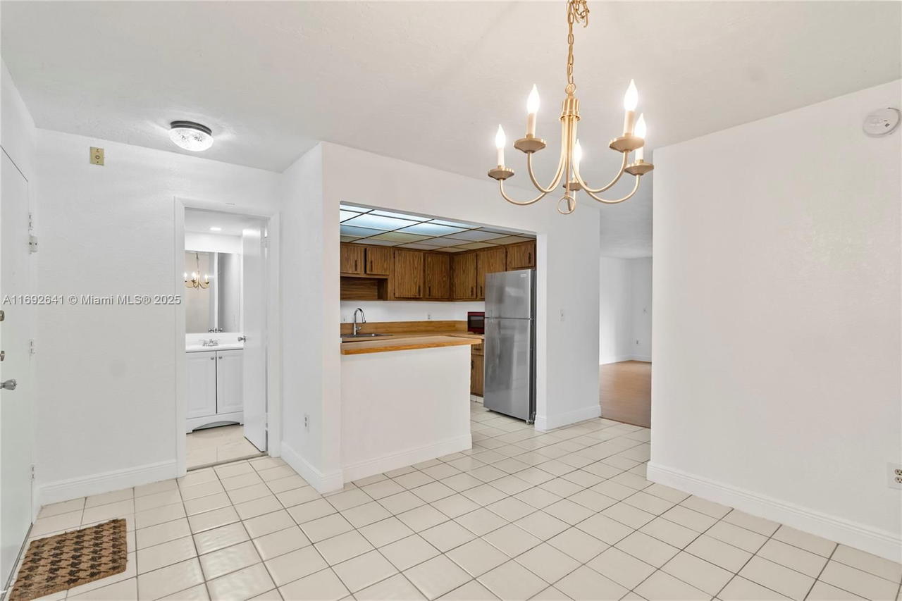 Real estate property located at 1681 70th Ave #204, Broward, Omega Condo No 1, Plantation, FL