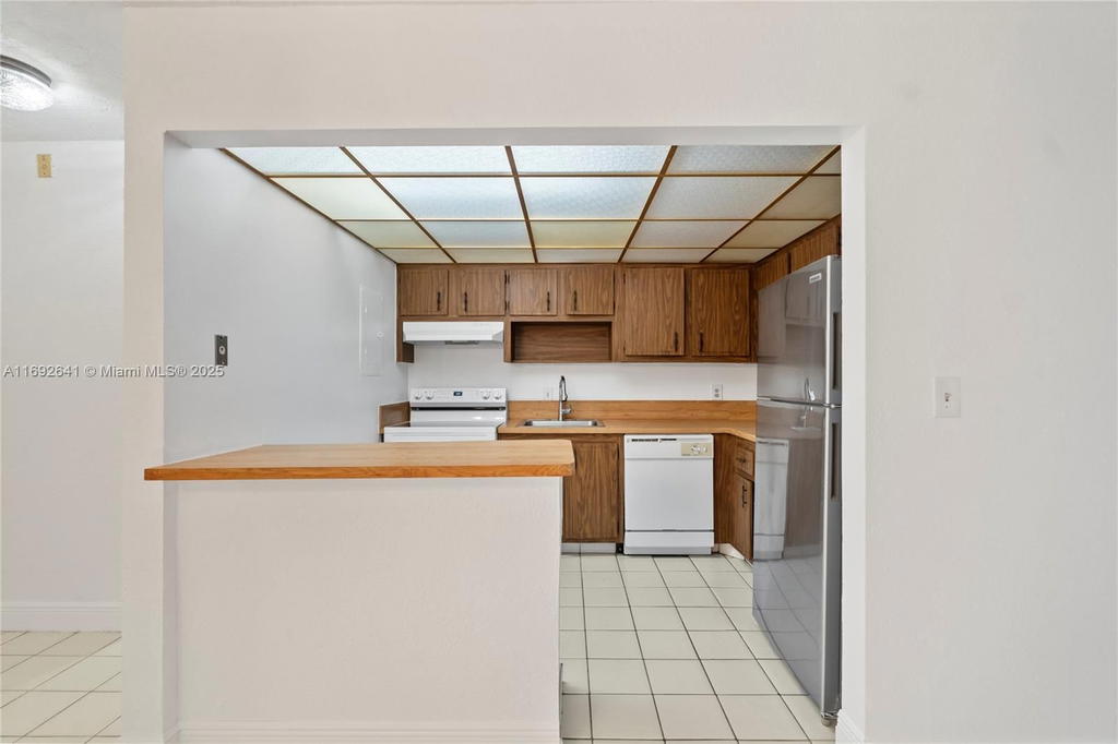 Real estate property located at 1681 70th Ave #204, Broward, Omega Condo No 1, Plantation, FL