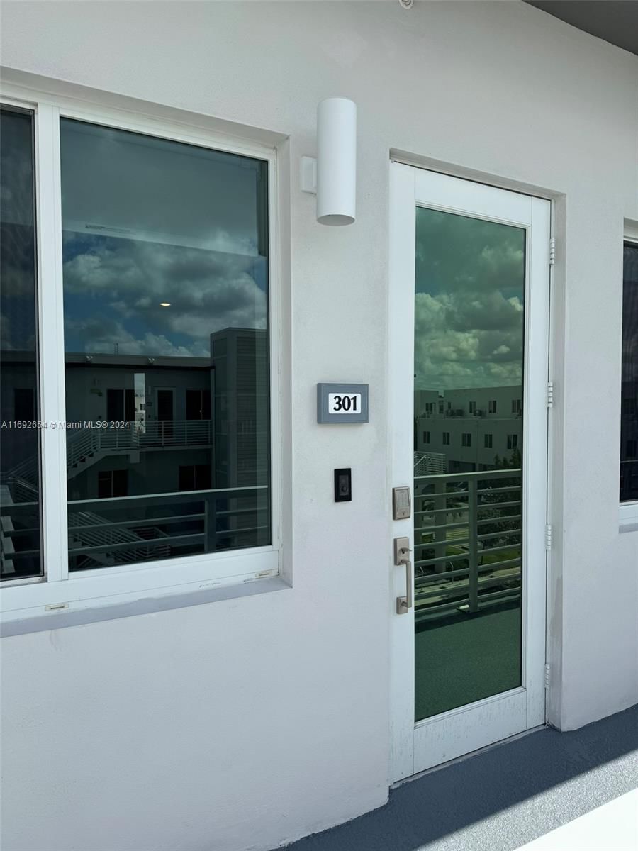 Real estate property located at 10295 64th Ter #301, Miami-Dade, LANDMARK AT DORAL, Doral, FL