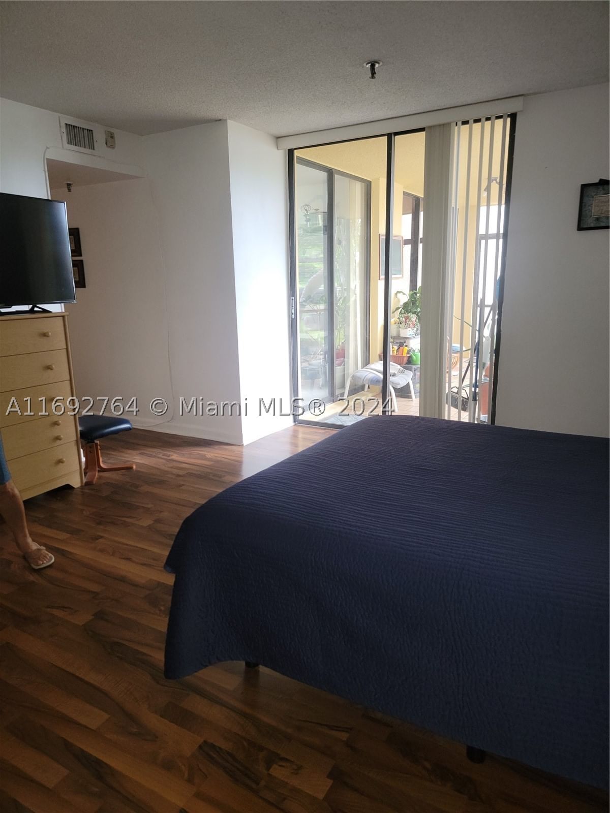 Real estate property located at 671 195 St #122-E, Miami-dade, Cedar Glenncondo Apts Ea, Miami, FL