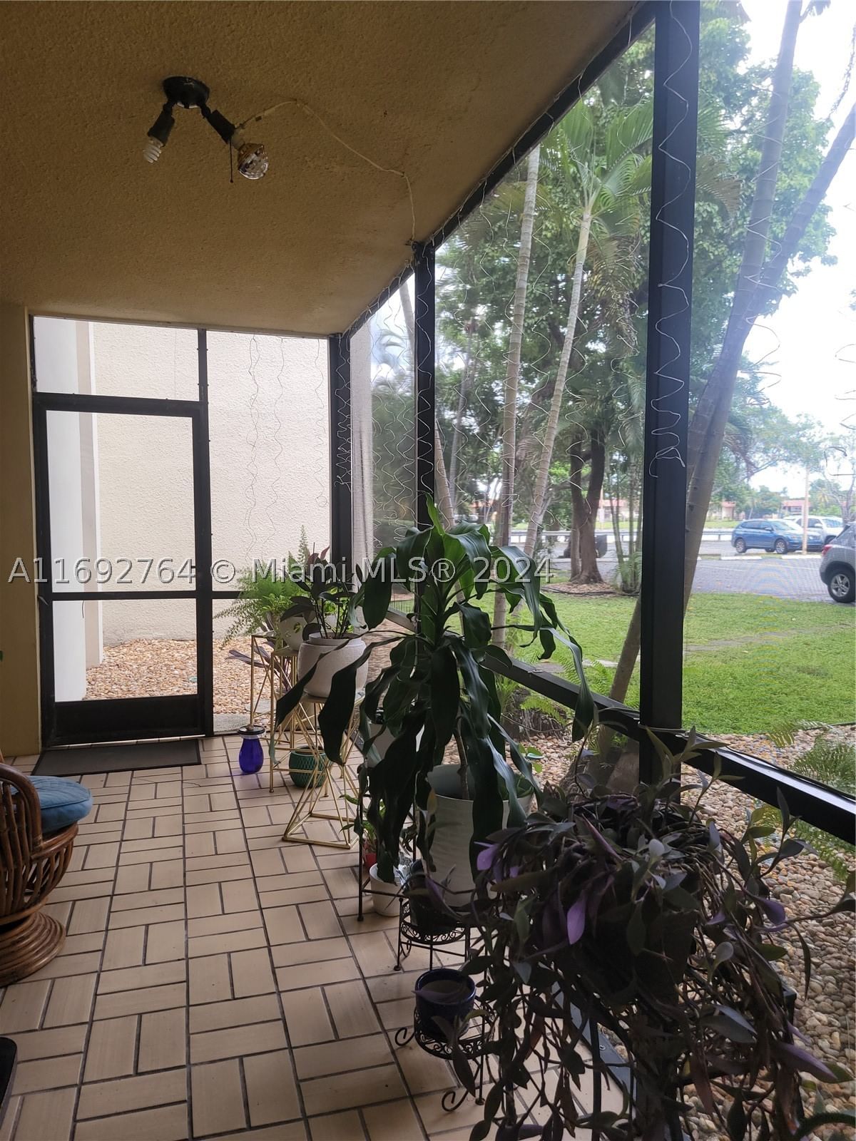 Real estate property located at 671 195 St #122-E, Miami-dade, Cedar Glenncondo Apts Ea, Miami, FL