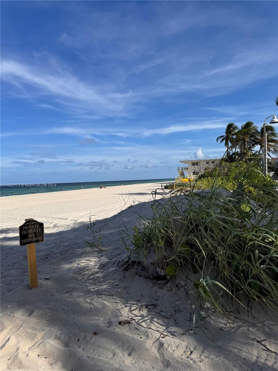 Real estate property located at 5765 Surf Rd, Broward, HOLLYWOOD CENTRAL BEACH, Hollywood, FL