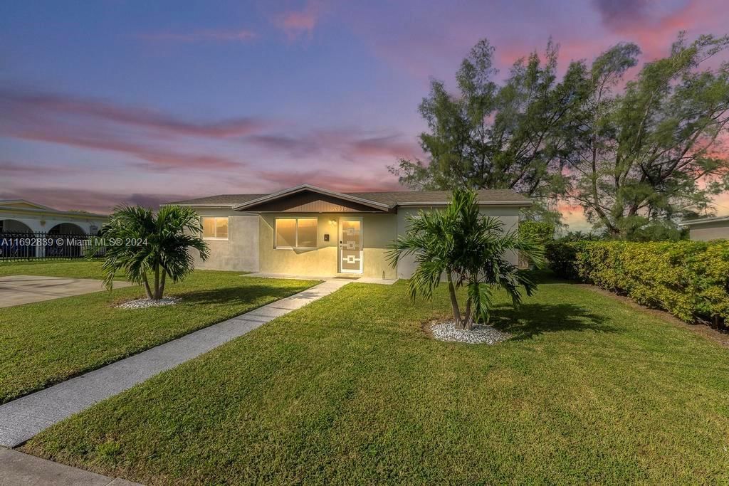 Real estate property located at 20510 29th Ave, Miami-Dade, LAKEWOOD ESTS, Miami Gardens, FL