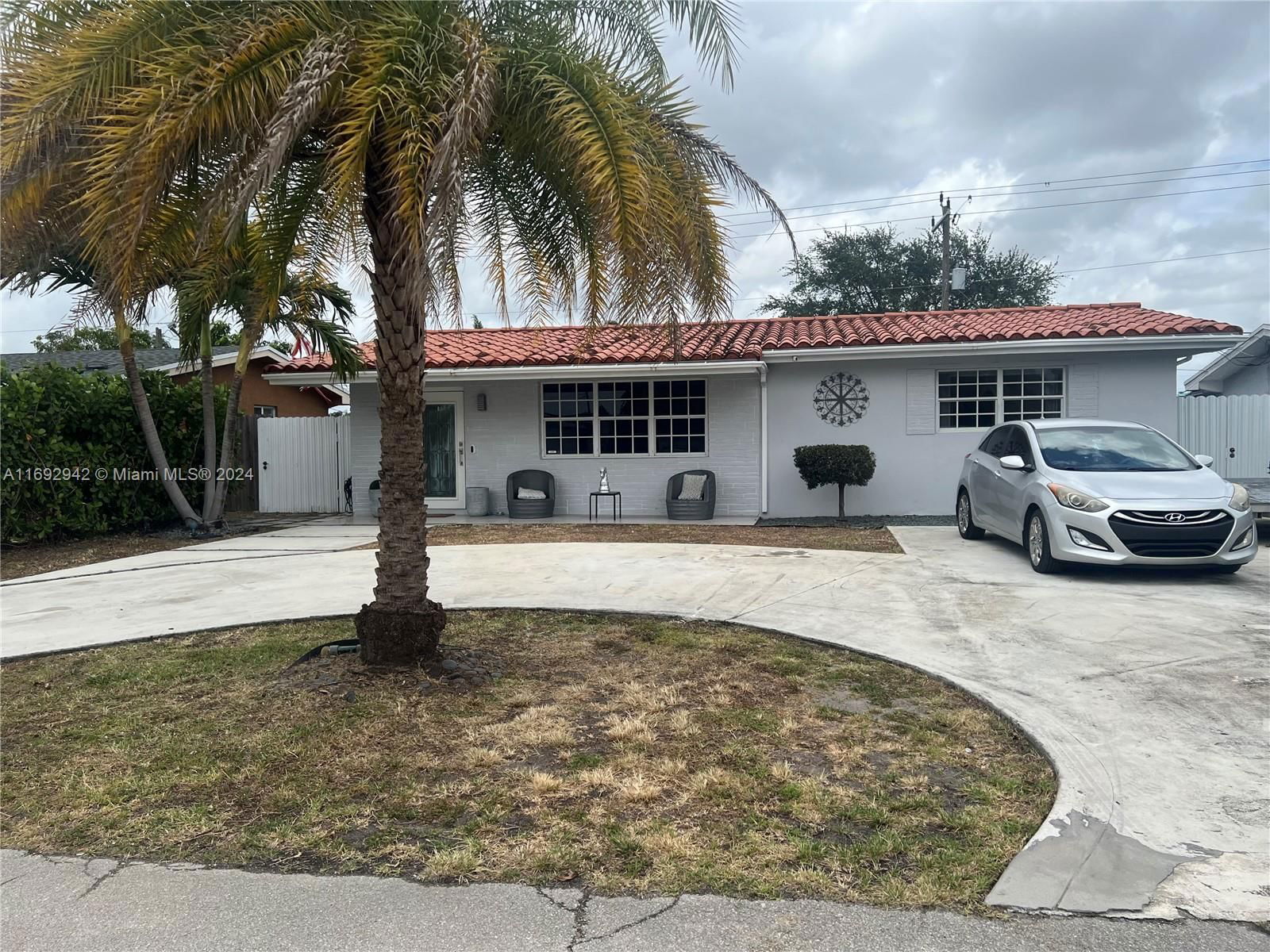 Real estate property located at 7651 14th St, Broward, BOULEVARD HEIGHTS SEC 8, Pembroke Pines, FL