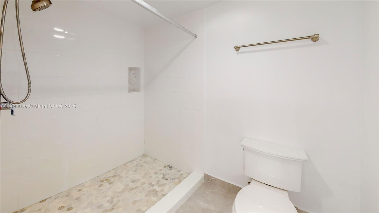 Real estate property located at 16171 Blatt Blvd #203, Broward, Fairways At Bonaventure C, Weston, FL