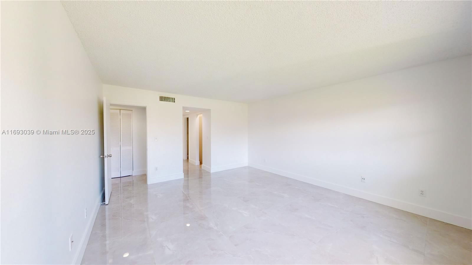 Real estate property located at 16171 Blatt Blvd #203, Broward, Fairways At Bonaventure C, Weston, FL