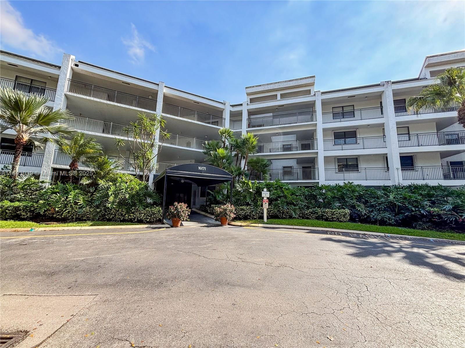 Real estate property located at 16171 Blatt Blvd #203, Broward, Fairways At Bonaventure C, Weston, FL
