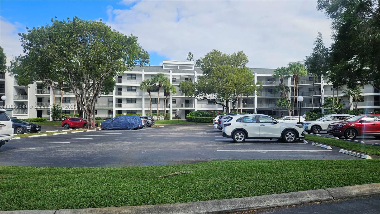 Real estate property located at 16171 Blatt Blvd #203, Broward, Fairways At Bonaventure C, Weston, FL