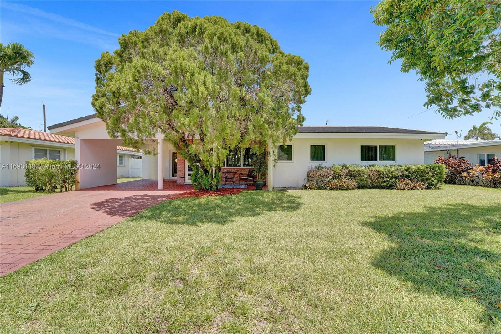 Real estate property located at 3710 18th Ave, Broward, CORAL WOODS, Oakland Park, FL