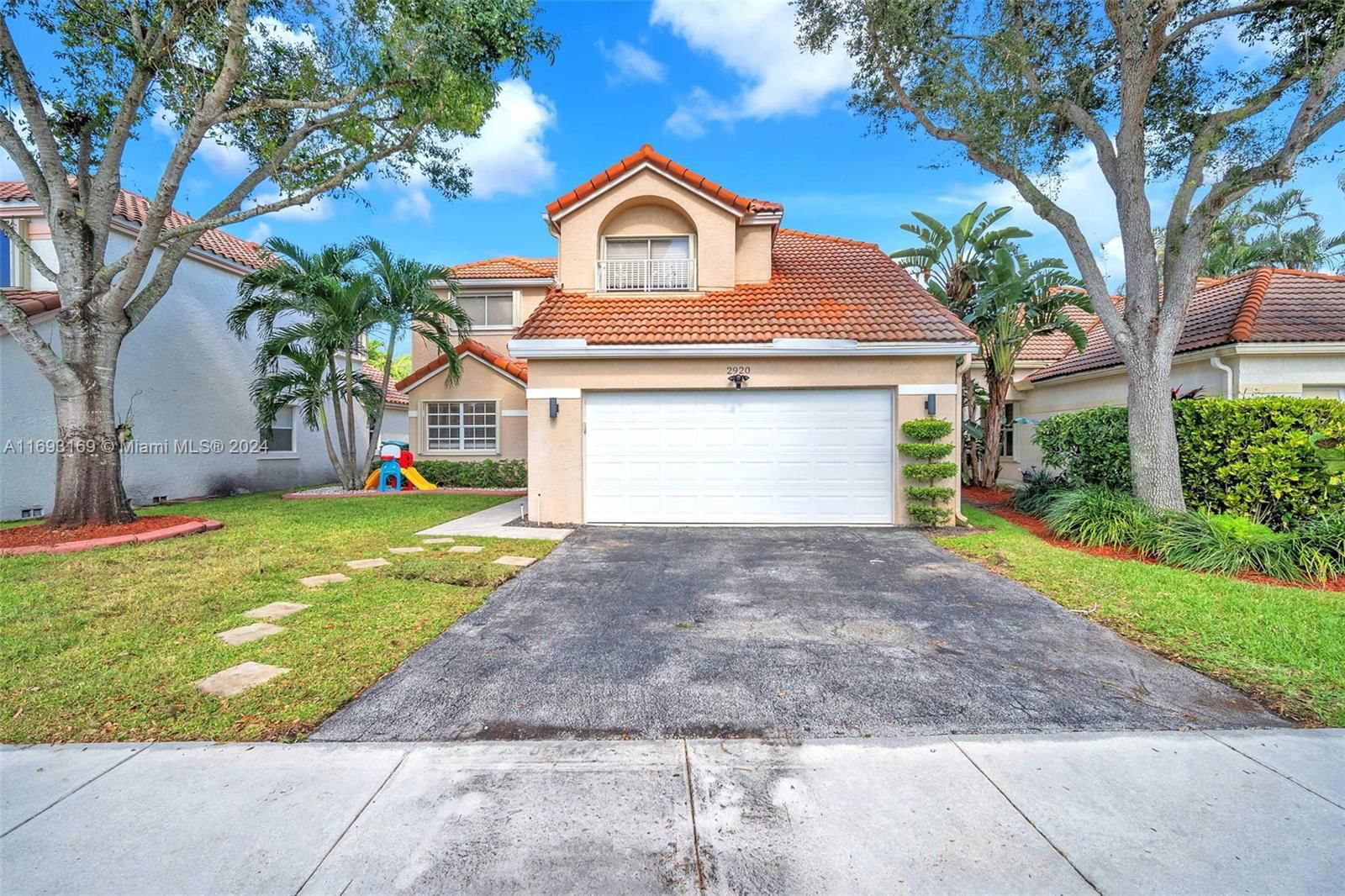 Real estate property located at 2920 Oak Park Cir, Broward, FOREST RIDGE PATIO HOMES, Davie, FL