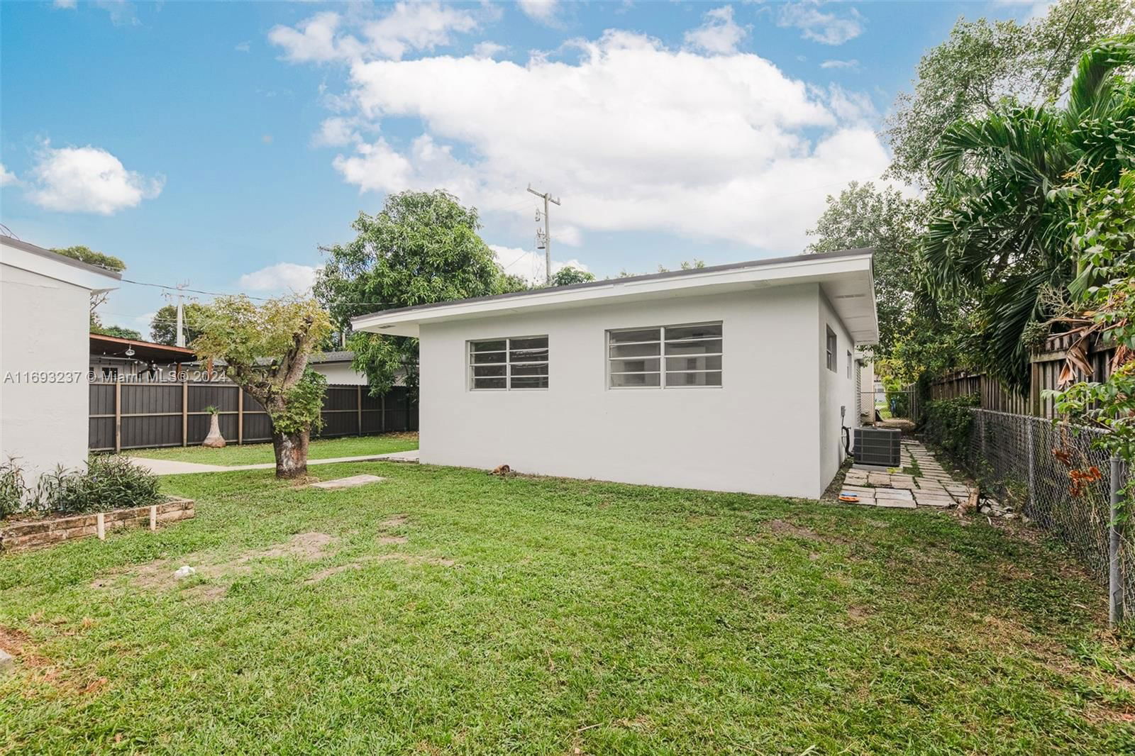 Real estate property located at 3434 6th St, Miami-dade, Mildred Park, Miami, FL