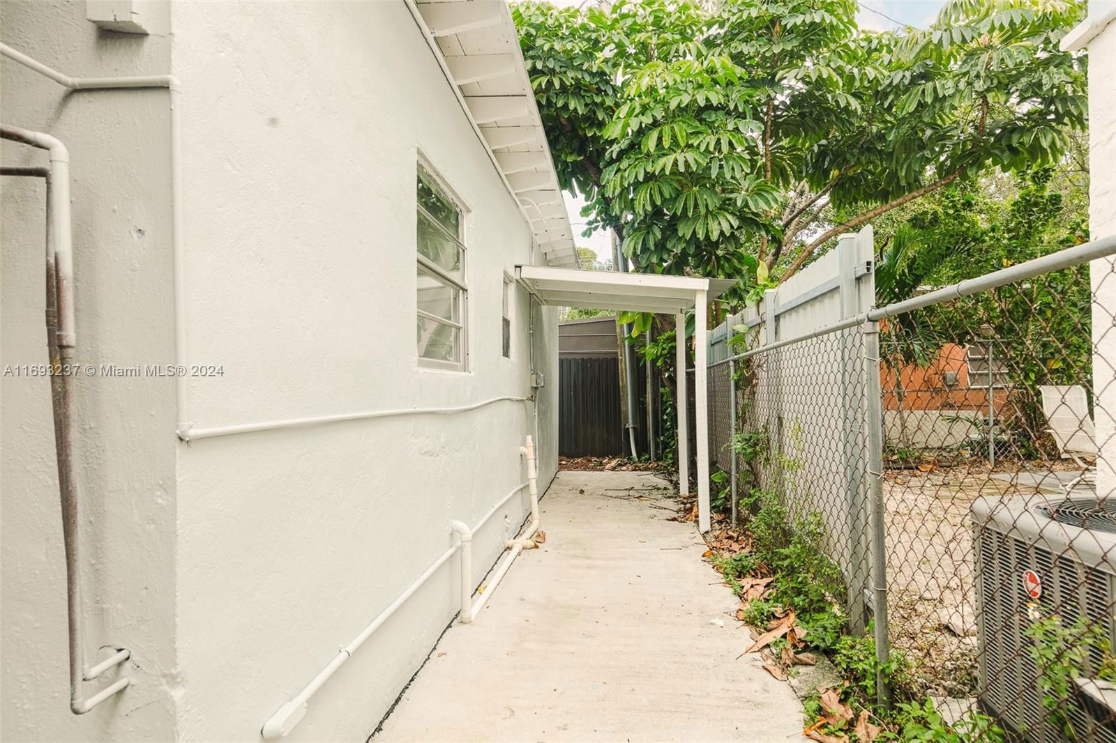 Real estate property located at 3434 6th St, Miami-dade, Mildred Park, Miami, FL