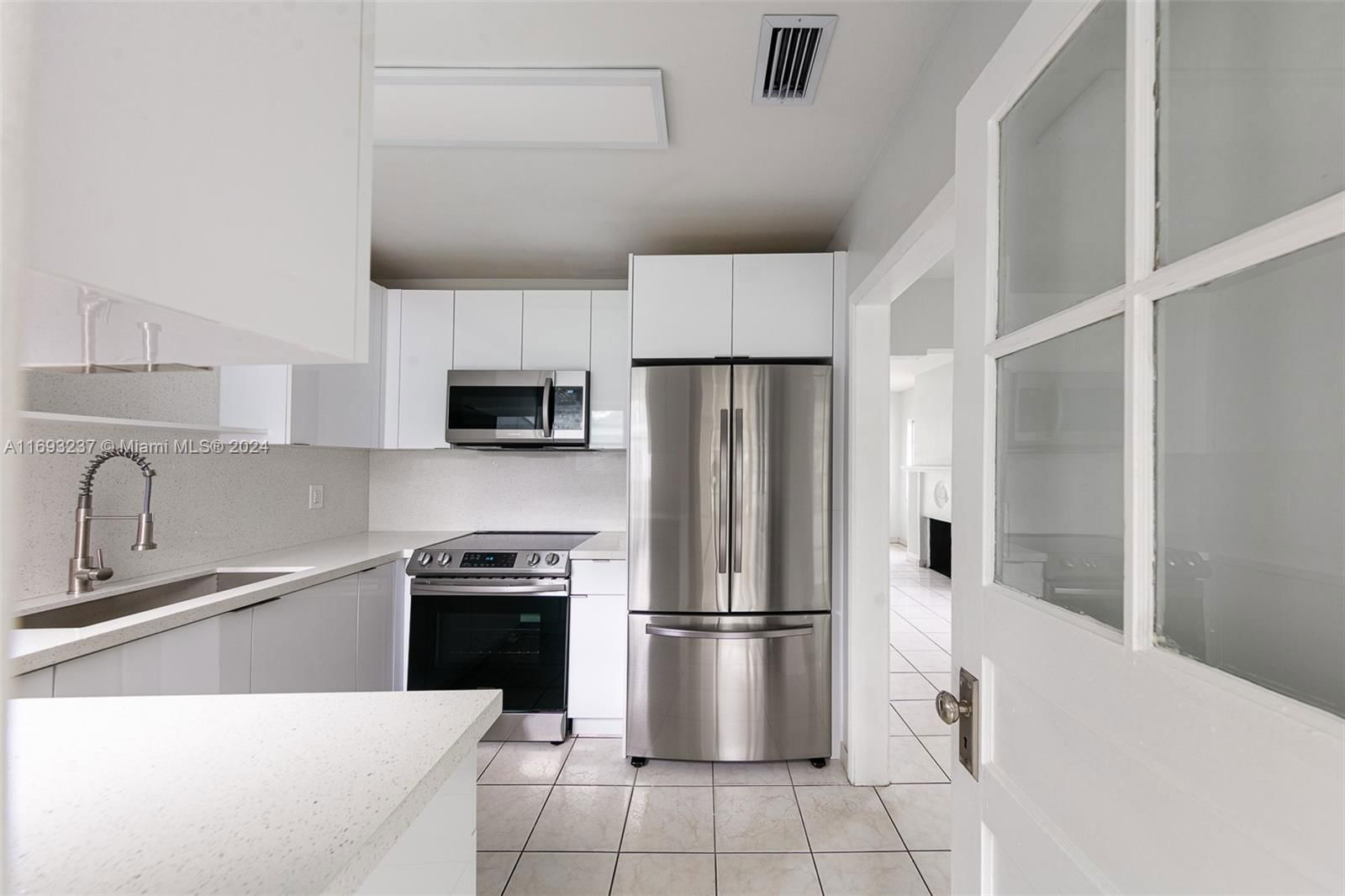 Real estate property located at 3434 6th St, Miami-dade, Mildred Park, Miami, FL