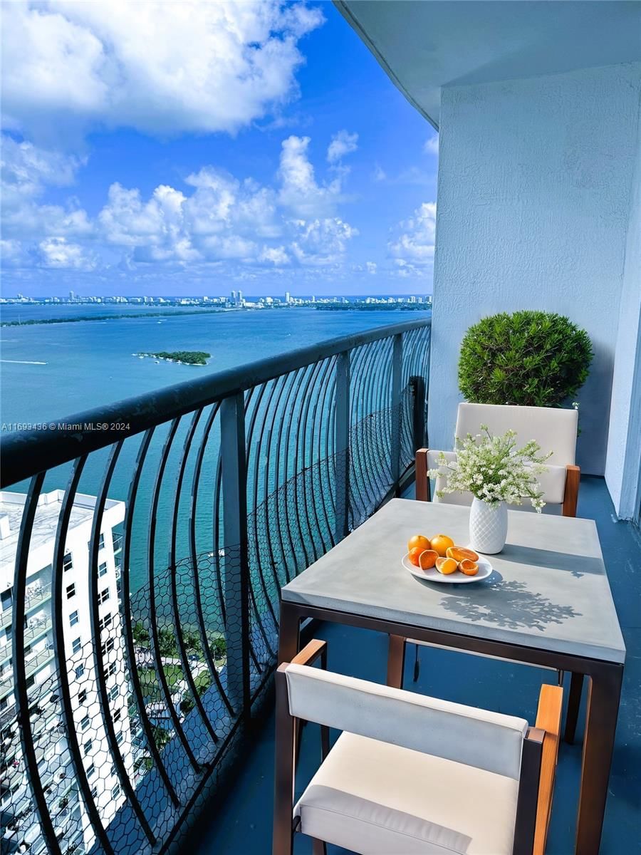 Real estate property located at 1750 Bayshore Dr #4507, Miami-Dade, OPERA TOWER CONDO, Miami, FL