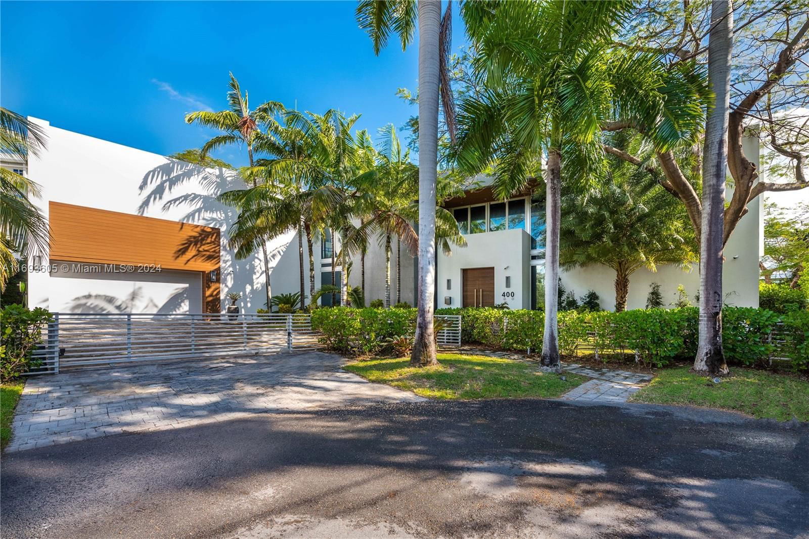 Real estate property located at 400 Tamarind Dr, Broward, GOLDEN ISLES SEC, Hallandale Beach, FL