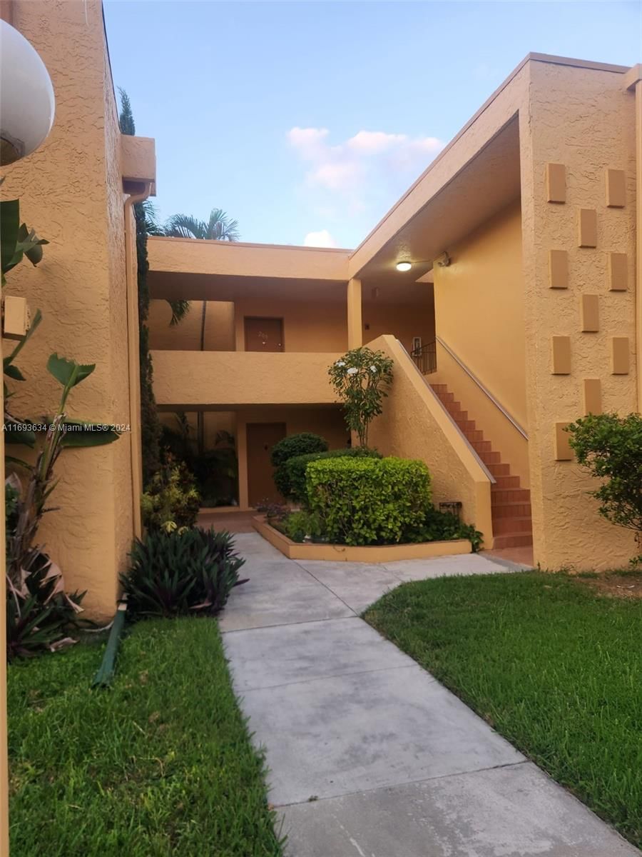 Real estate property located at 9310 Flagler St #209A, Miami-Dade, SOUTH WINDS CONDO, Miami, FL