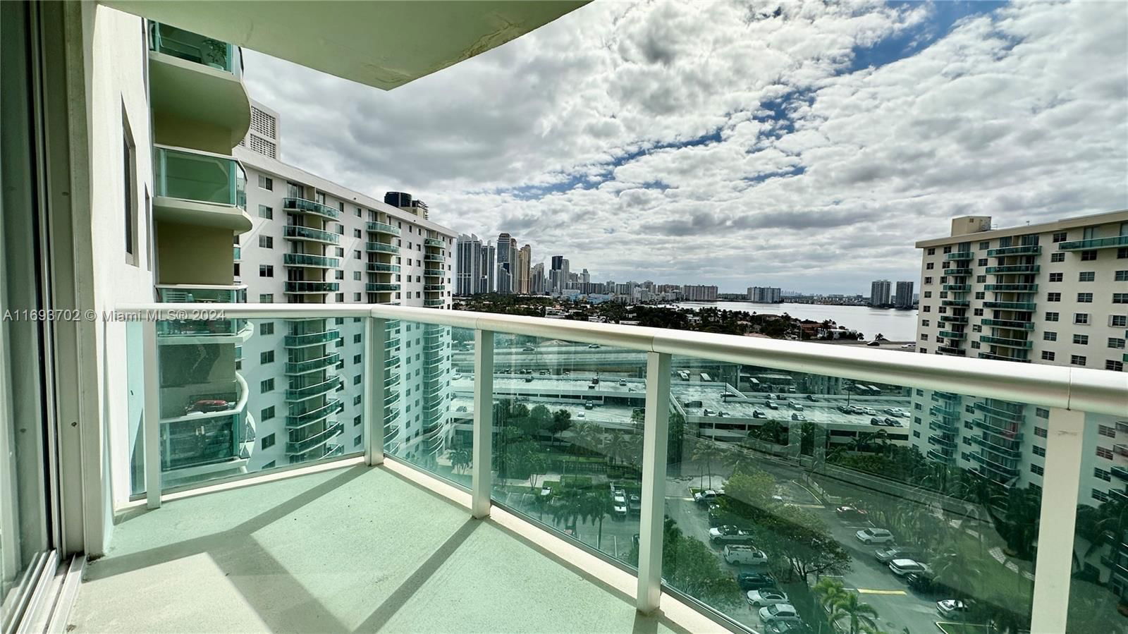 Real estate property located at 19380 Collins Ave #1425, Miami-Dade, OCEANVIEW BUILDING B COND, Sunny Isles Beach, FL