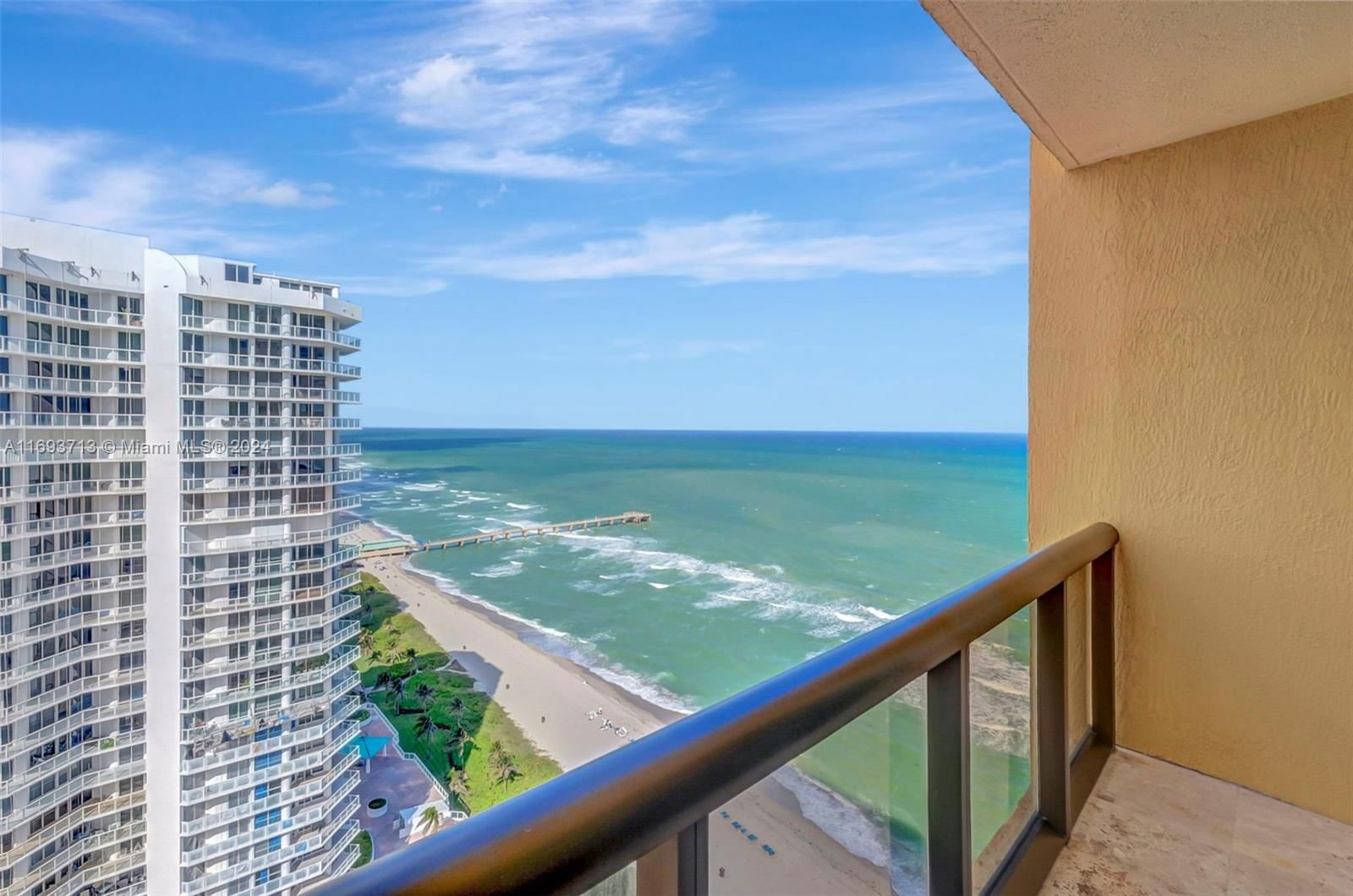 Real estate property located at 16275 Collins Ave #2402, Miami-Dade, SAYAN CONDO, Sunny Isles Beach, FL