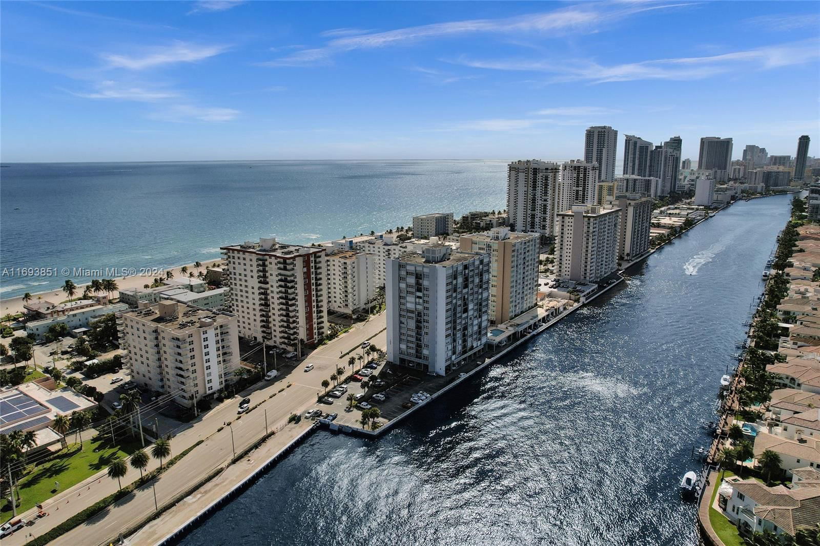 Real estate property located at 1400 Ocean Dr #303, Broward, TRAFALGAR TOWERS CONDOMIN, Hollywood, FL