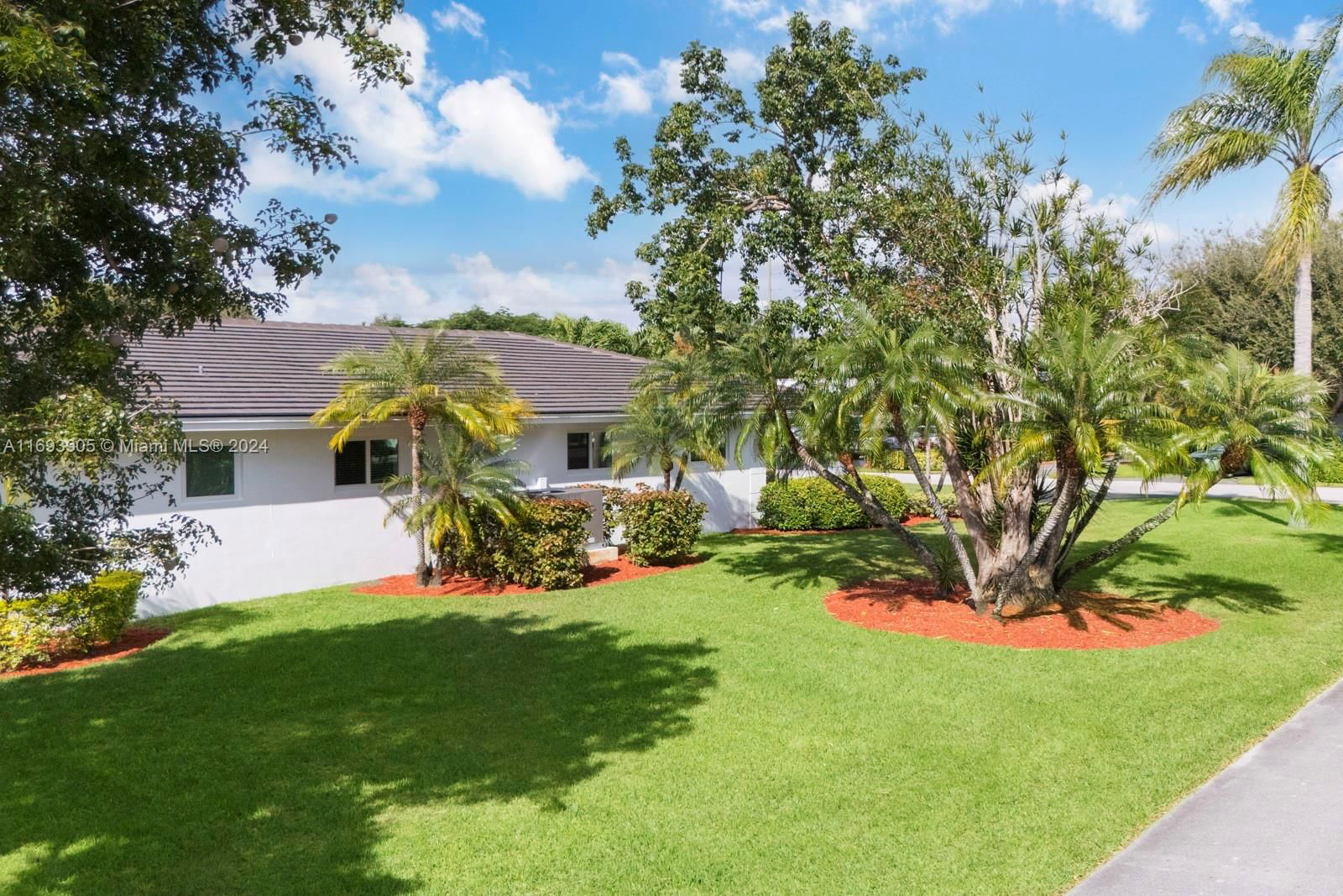 Real estate property located at 7760 145th St, Miami-dade, Royal Palm Harbor 3rd Add, Palmetto Bay, FL