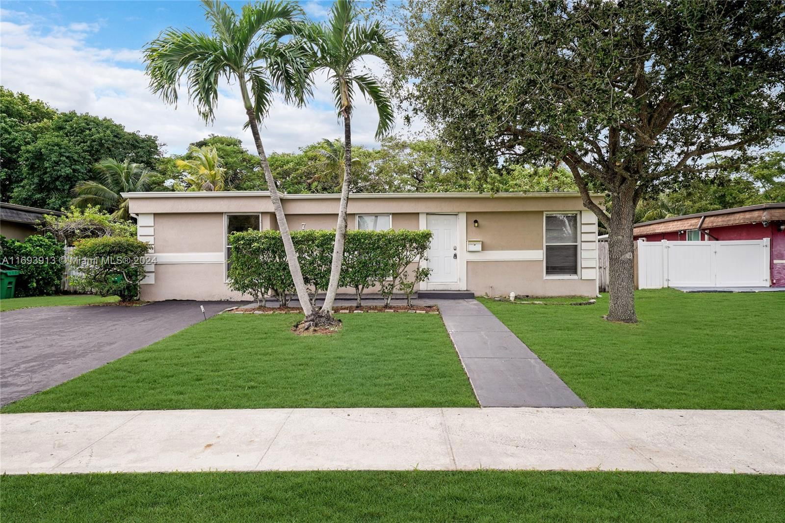 Real estate property located at 7813 75th Ave, Broward, HEATHGATE, Tamarac, FL