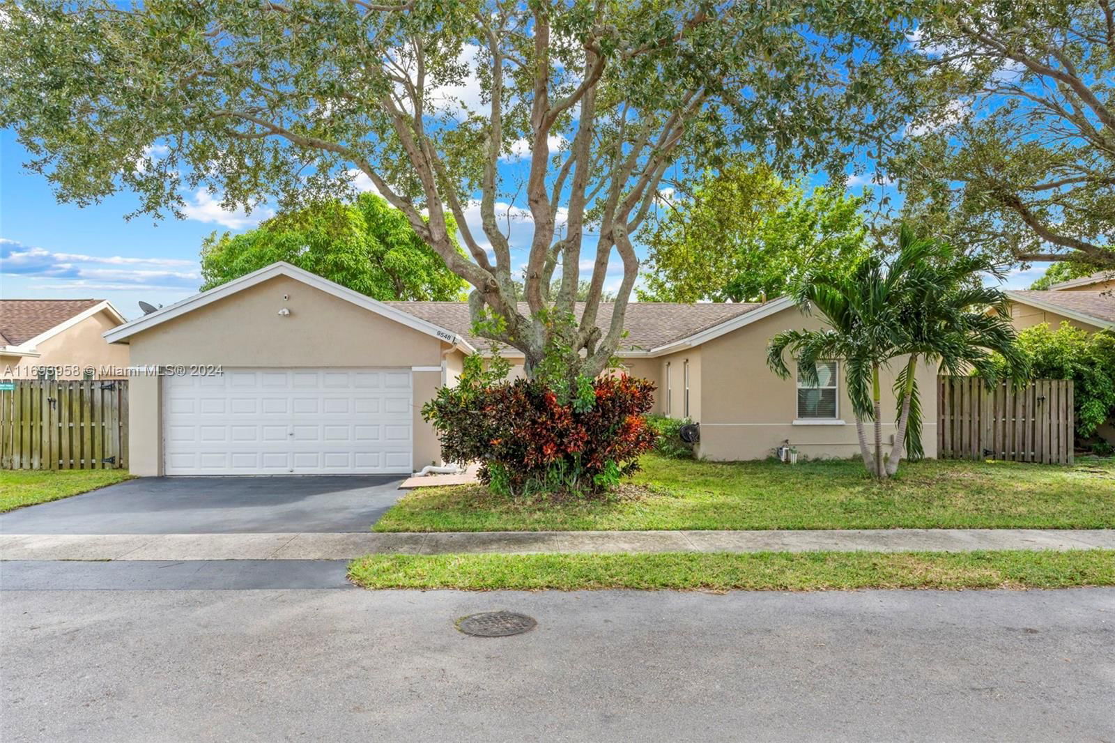 Real estate property located at 9548 53rd St, Broward, BANYAN ESTATES, Sunrise, FL