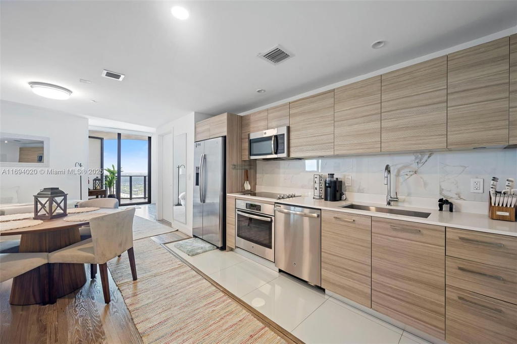 Real estate property located at 121 34th St #3014, Miami-dade, 3401 Midtown Condo, Miami, FL