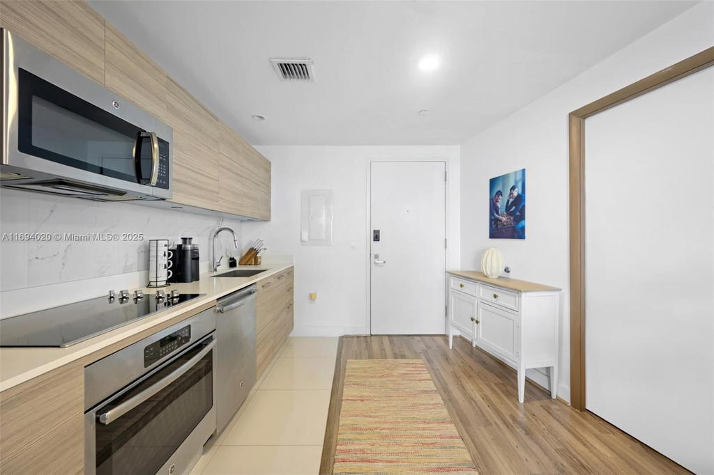 Real estate property located at 121 34th St #3014, Miami-dade, 3401 Midtown Condo, Miami, FL