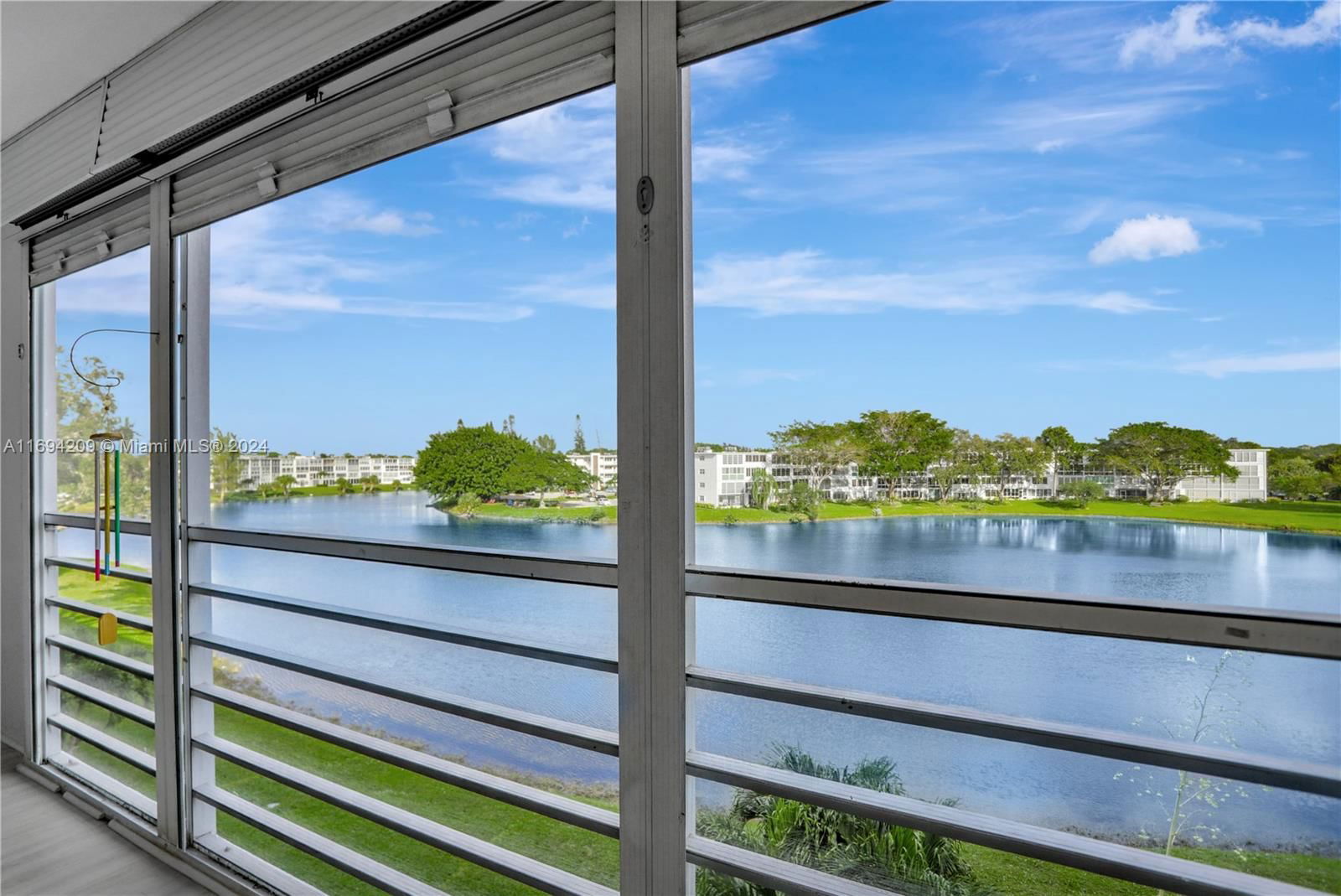 Real estate property located at 4107 Cambridge  E #4107, Broward, CAMBRIDGE E CONDO, Deerfield Beach, FL