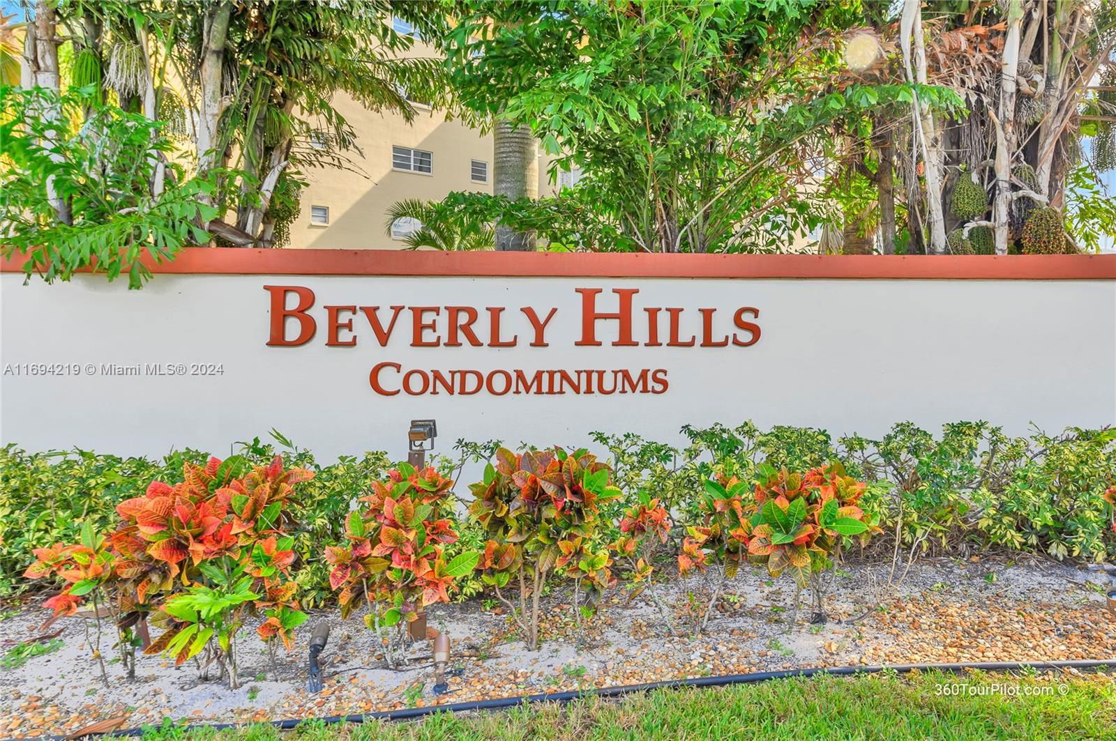 Real estate property located at 5300 Washington St R307, Broward, BEVERLY HILLS CONDO NUMBE, Hollywood, FL