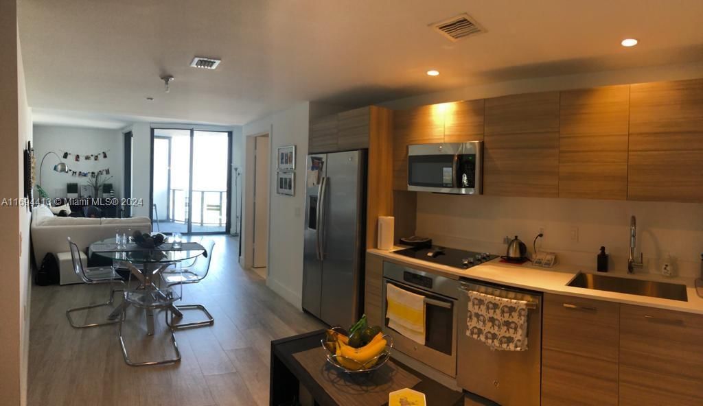 Real estate property located at 121 34th St #2514, Miami-Dade, 3401 MIDTOWN CONDO, Miami, FL