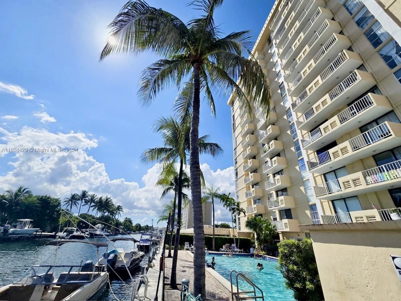 Real estate property located at 2350 135th St #1409, Miami-Dade, VECINO DEL MAR CONDO, North Miami, FL