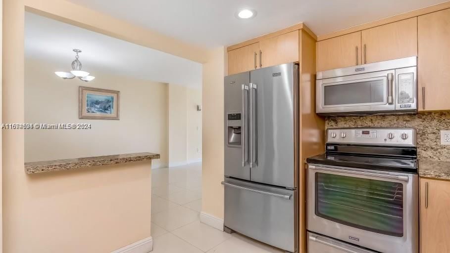 Real estate property located at 1980 Ocean Dr #2J, Broward, HEMISPHERES CONDO, Hallandale Beach, FL