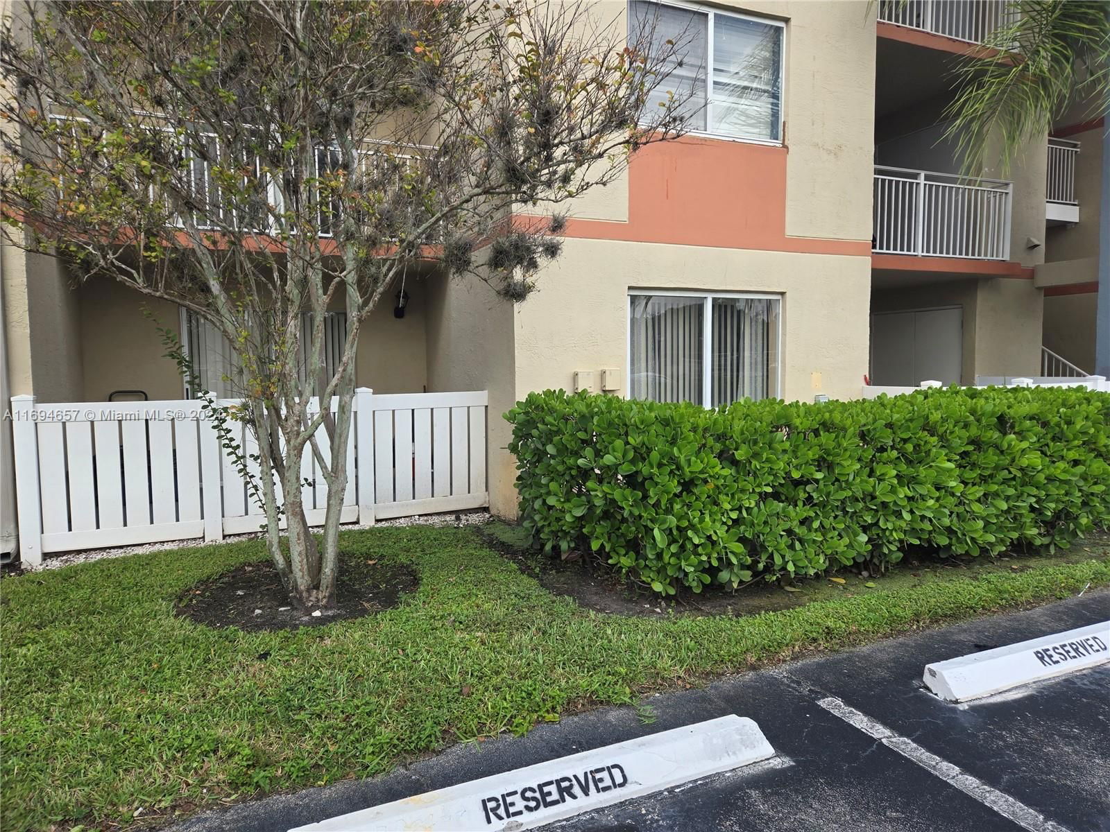 Real estate property located at 18810 57th Ave #109, Miami-Dade, VILLA RUSTICA I CONDO, Hialeah, FL